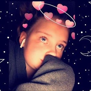 Meet your Posher, Addison